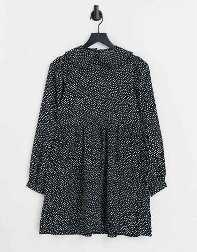 Vestito grembiule corto a maniche lunghe con colletto e stampa a pois con cuori - Daisy Street - Modalova