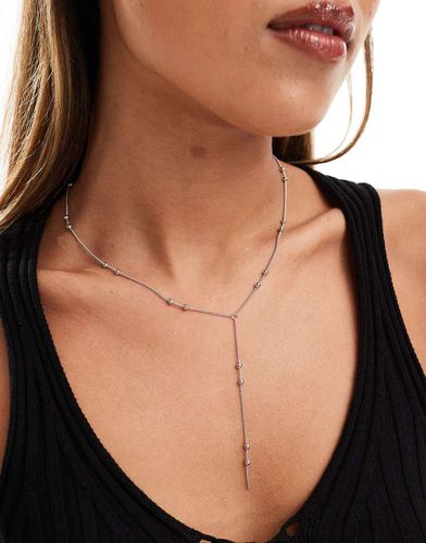 Collana lariat argentata con sfere - DesignB London - Modalova