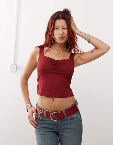 Crop top con spalline sottili bordeaux con scollo squadrato - Edikted - Modalova