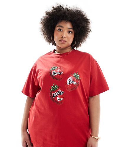 Exclusivité - Renée Studio Plus - T-shirt à logo et fraises - Renee Studio - Modalova