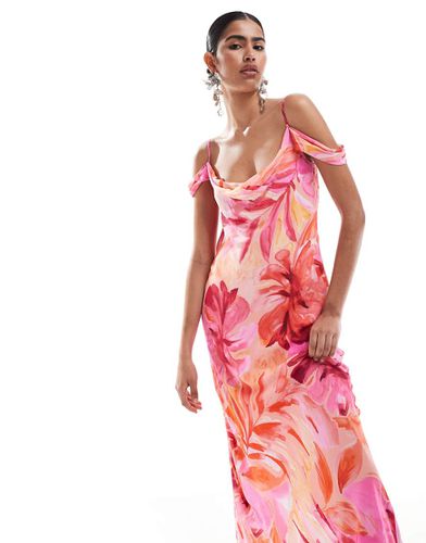 Vestito lungo in raso a fiori con spalle drappeggiate - Forever New - Modalova