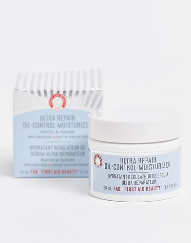Ultra Repair Oil-Control - Crema idratante sebo-regolatrice da 50 ml - First Aid Beauty - Modalova