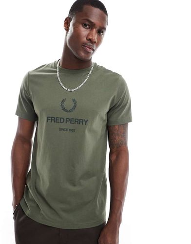 T-shirt kaki con stampa - Fred Perry - Modalova