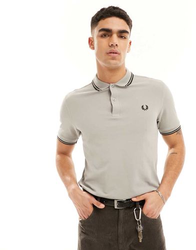 Polo beige con doppie righe a contrasto sui bordi - Fred Perry - Modalova