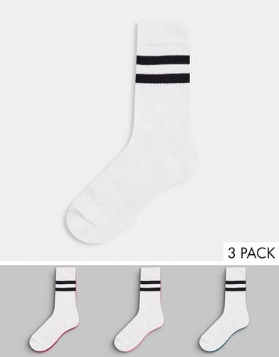 FCUK - confezione da 3 paia di calzini sportivi bianchi con strisce nere - French Connection - Modalova