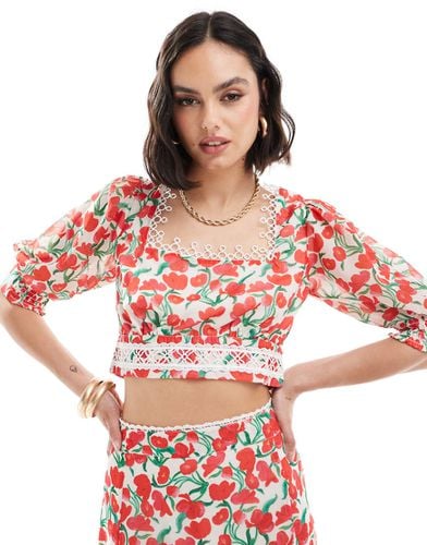 Crop top con maniche a palloncino e stampa di ciliegie in coordinato - Hope & Ivy - Modalova