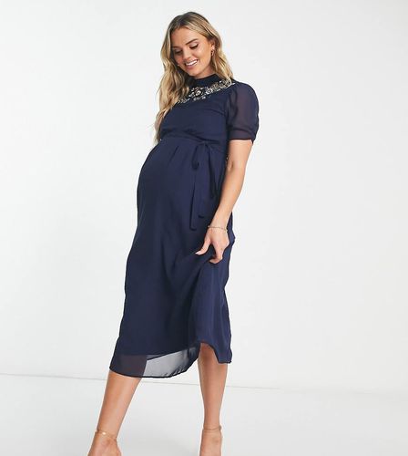 Vestito midi aperto dietro navy con ricami - Hope & Ivy Maternity - Modalova