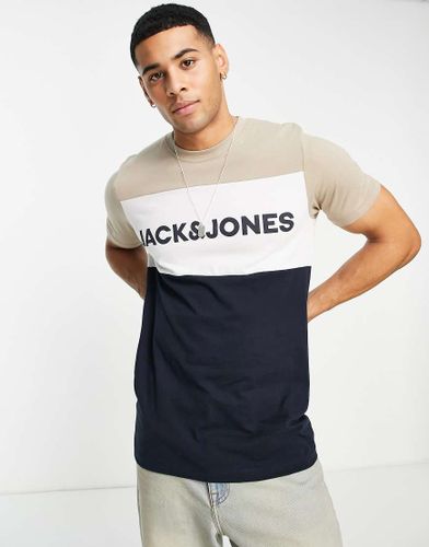 Essentials - T-shirt avec logo color block - Beige - Jack & Jones - Modalova