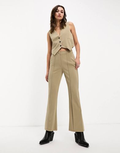 Pantaloni beige a zampa con spacco sul davanti - JDY - Modalova