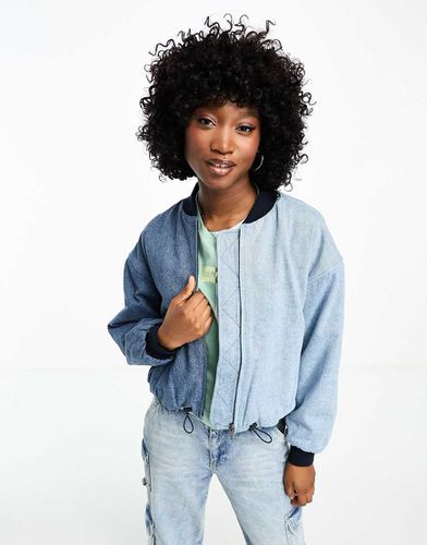 Giacca bomber in denim con design colorblock a contrasto - Levi's - Modalova