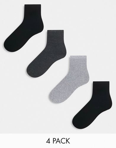 Confezione da 4 paia di calzini alla caviglia grigi e neri - Lindex - Modalova