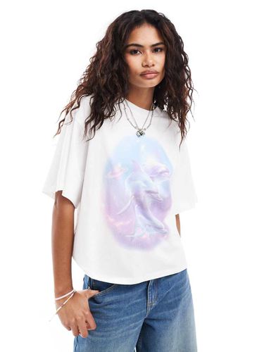 T-shirt comoda a maniche corte bianca con stampa di delfini - Monki - Modalova