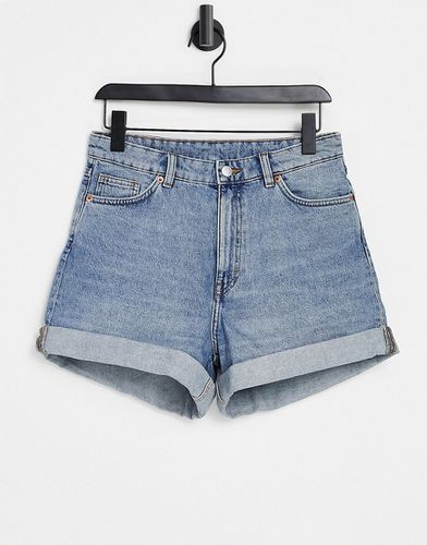 Tallie - Pantaloncini di jeans in cotone con risvolto - MBLUE - Monki - Modalova