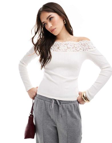 Top à fines côtes avec encolure Bardot bordée de dentelle - Crème - Morgan - Modalova