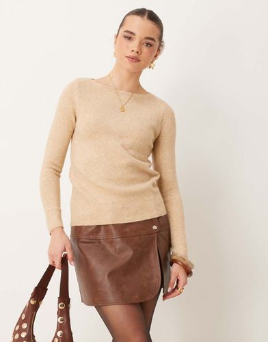 Maglione beige leggero in misto lana con scollo a barchetta alto - Mango - Modalova