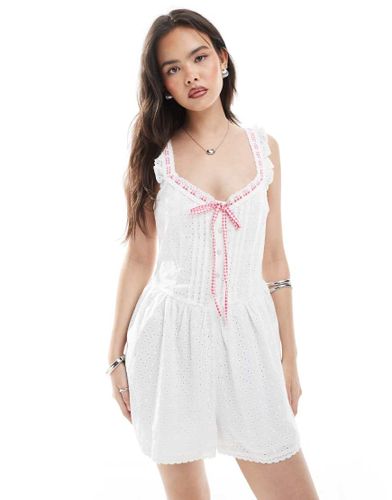 Combishort en broderie anglaise avec détail à carreaux vichy - Miss Selfridge - Modalova