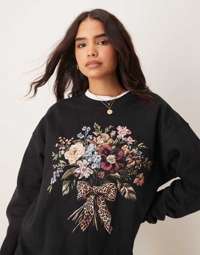 Felpa oversize con bouquet di fiori - Miss Selfridge - Modalova