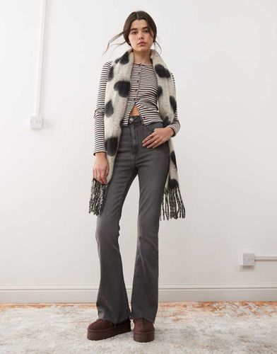 Jeans a zampa lavaggio con tasche a cuore - Miss Selfridge - Modalova