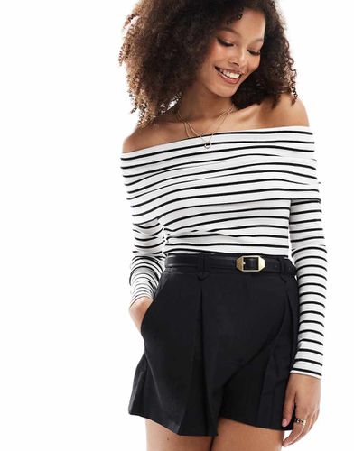 Top a righe a coste con scollo alla Bardot e risvolto ampio - Miss Selfridge - Modalova