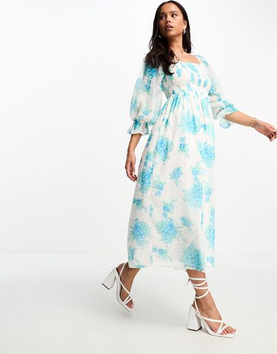 Vestito midi arricciato in chiffon plumetis a fiori blu - Miss Selfridge - Modalova