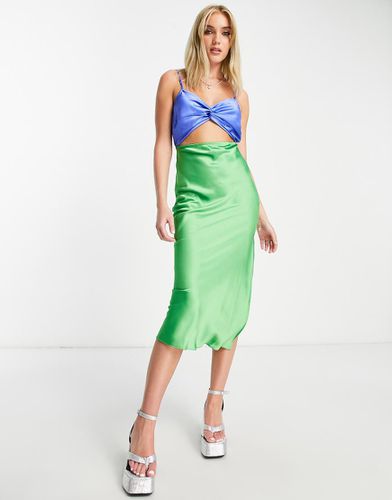 Vestito midi in raso colorblock verde e blu con cut-out - Miss Selfridge - Modalova