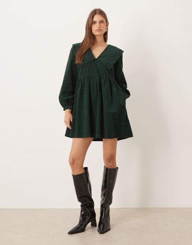 Cassis - Robe babydoll courte en velours côtelé - foncé - Nobody's Child - Modalova