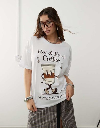 T-shirt oversize bianca con stampa "Hot Coffee" - Noisy May - Modalova