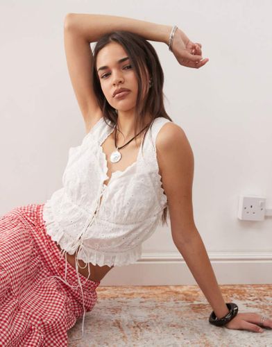 Top en broderie anglaise noué sur le devant - Noisy May - Modalova