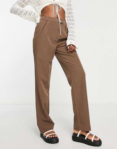 Pantaloni sartoriali marroni - BROWN - NA-KD - Modalova