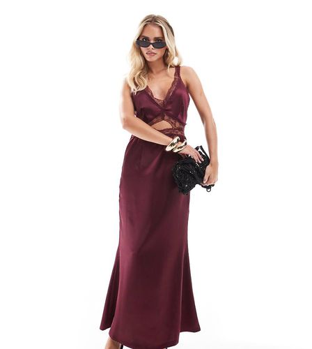 Petite - Vestito sottoveste lungo bordeaux con cut-out e dettagli in pizzo - Never Fully Dressed - Modalova