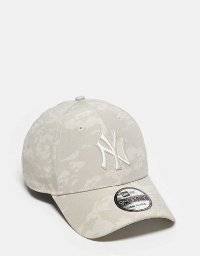 New York Yankees 9forty - Cappellino beige mimetico tono su tono - New Era - Modalova