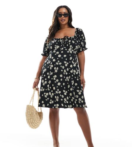 New Look Curve - Robe courte tendance folk à imprimé pâquerettes - New Look Plus - Modalova