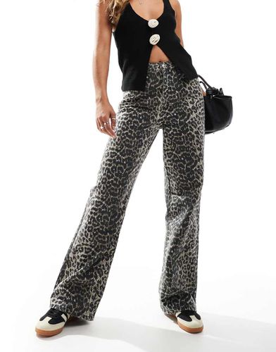 Jeans a fondo ampio con stampa leopardata - New Look - Modalova