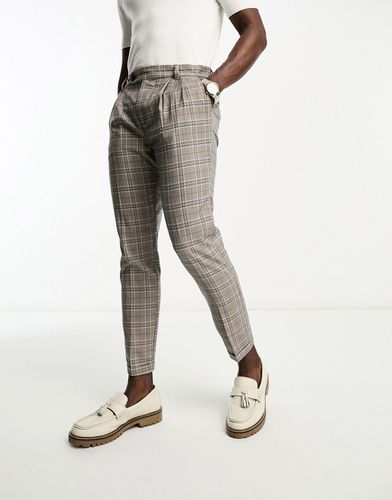 Pantaloni affusolati eleganti marroni a quadri con pieghe sul davanti - New Look - Modalova