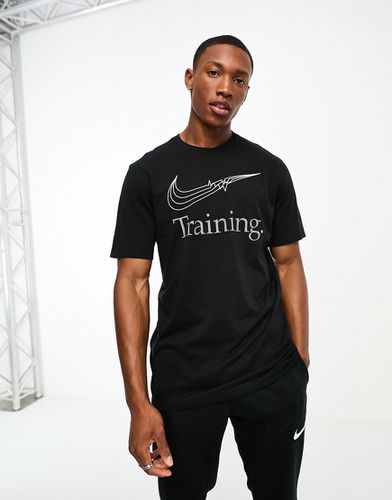 Dri-FIT - T-shirt nera con grafica del logo - Nike Training - Modalova