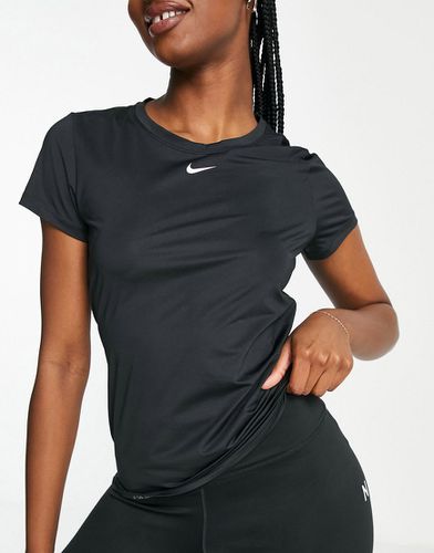 Essential - T-shirt con logo Nike nera - Nike Training - Modalova