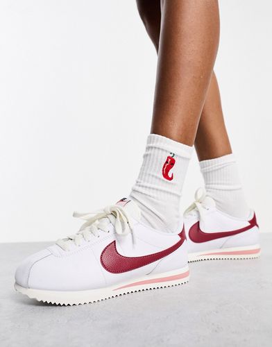 Cortez - Sneakers in pelle bianche e rosse - Nike - Modalova