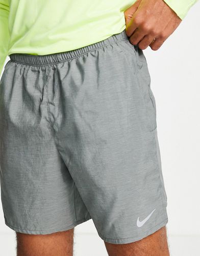 Challenger Dri-FIT - Pantaloncini 2 in 1 kaki da 7" - Nike Running - Modalova