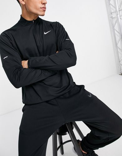 Element - Giacca sportiva nera - Nike Running - Modalova