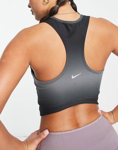 Top senza maniche taglio corto sfumato con logo - Nike Running - Modalova