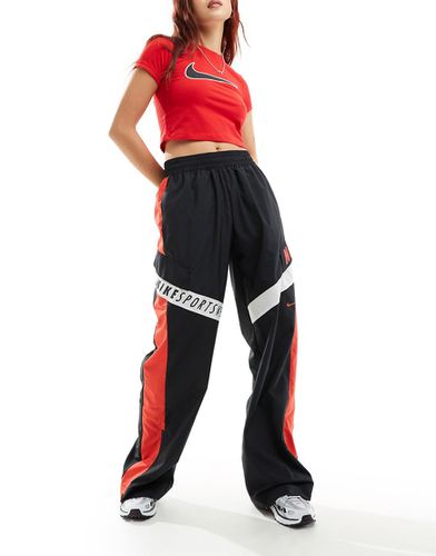 Streetwear - Pantaloni sportivi neri e rossi - Nike - Modalova