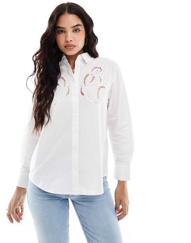 Camicia in popeline bianca con ricamo - Stradivarius - Modalova