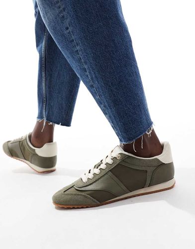 Sneakers da corsa kaki - Stradivarius - Modalova