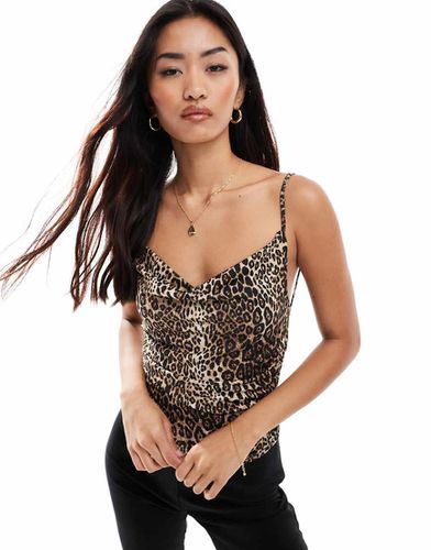 Top con spalline sottili, schiena scoperta con scollo ad anello e stampa leopardata - Stradivarius - Modalova