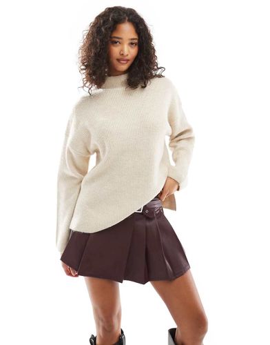 Maglione lavorato accollato beige con spacco laterale - Pimkie - Modalova