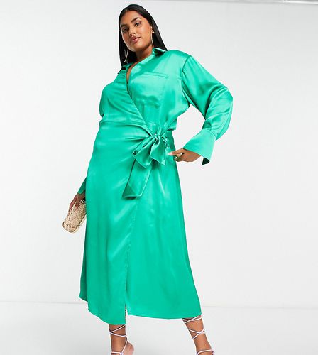 Vestito camicia al polpaccio allacciato in vita smeraldo - Pretty Lavish Curve - Modalova