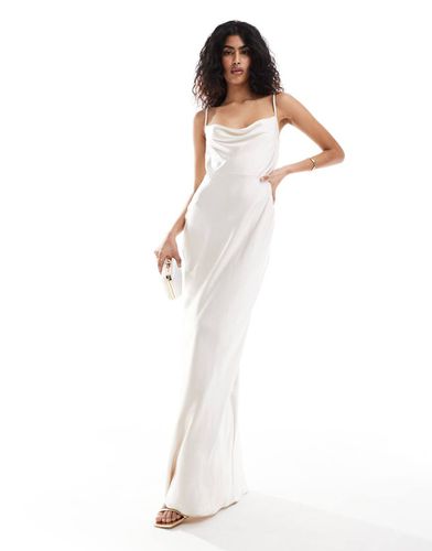 Keisha - Vestito lungo da sposa in raso color avorio con scollo ad anello - Pretty Lavish - Modalova