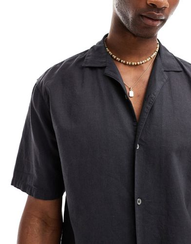 Camicia nera effetto lino con colletto a rever - Pull & Bear - Modalova
