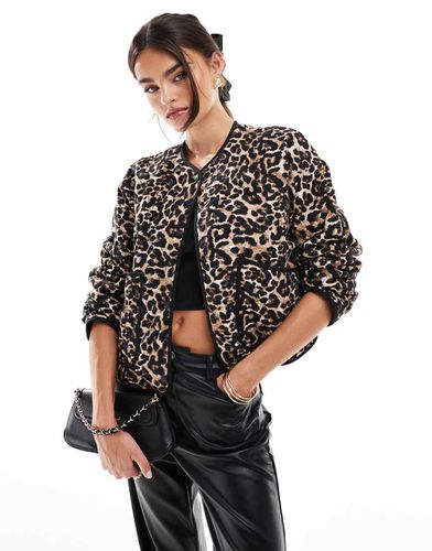 Giacca trapuntata con stampa leopardata - Pull & Bear - Modalova