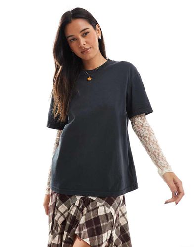 T-shirt oversize scuro con maniche in pizzo a contrasto - Pull & Bear - Modalova